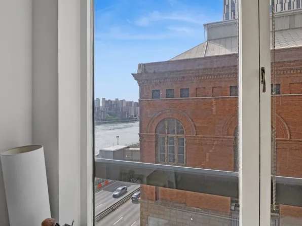 530 East 76th Street image 3 of 9