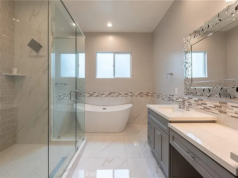 6940 Peach Ave — Photo 44