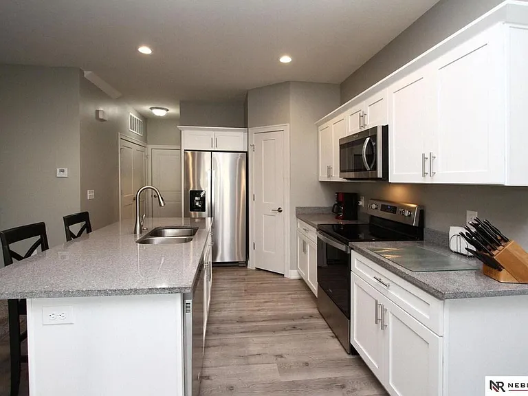 4030 Ballard Cir — Photo 2