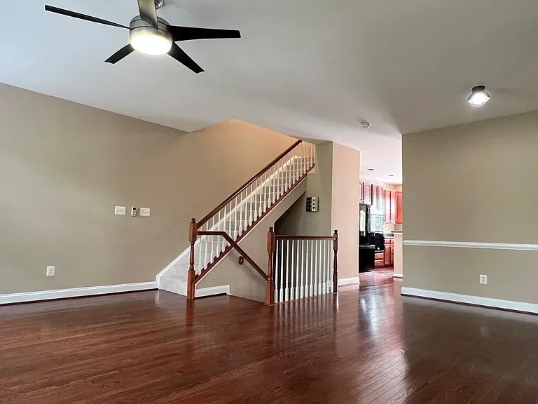 44314 Cornish Ln — Photo 13