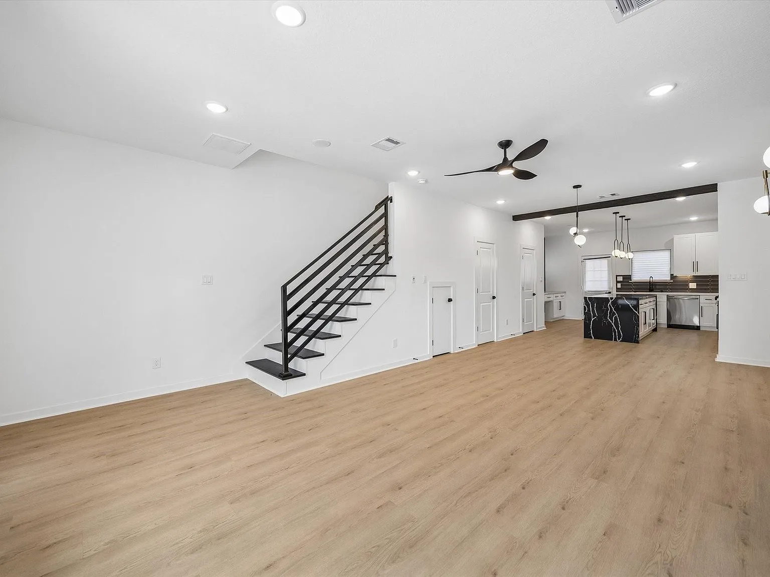 3 bed, 2.0 bath, $2,000 — Photo 2