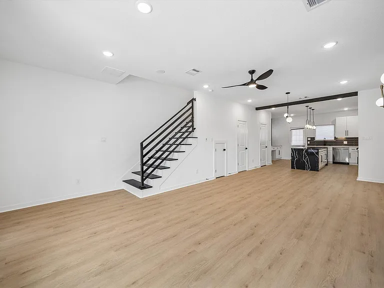 8129 Safebuy St #B — Photo 2