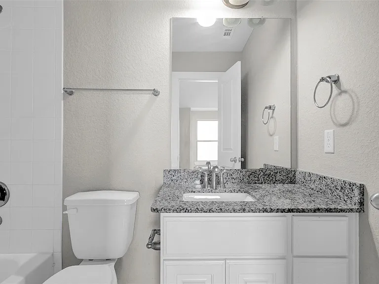 2055 Little Cedar Dr — Photo 5