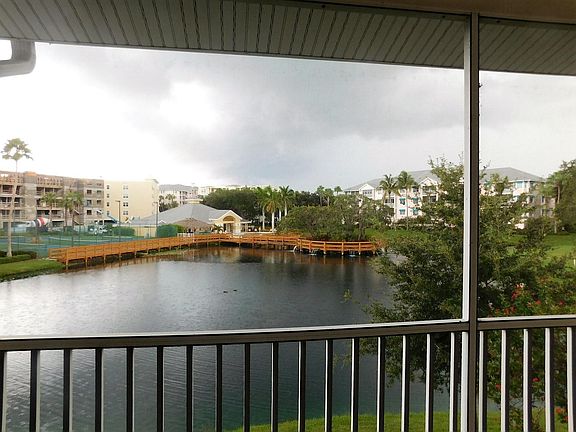 4th image of 293 Hidden Bay Dr