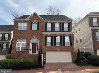 7005 Stone Inlet Dr, Fort Belvoir, VA 22060