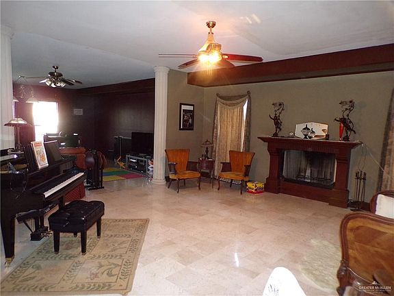 5th image of 2805 E Hackberry Ln