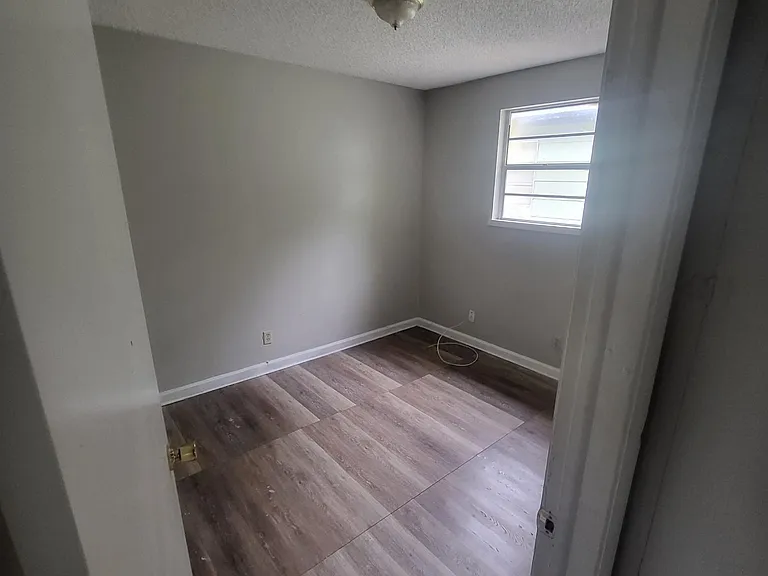 1103 Grant St — Photo 11