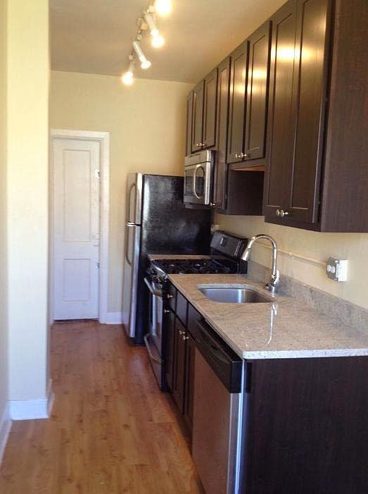 1st image of 1204 W Granville Ave APT 10