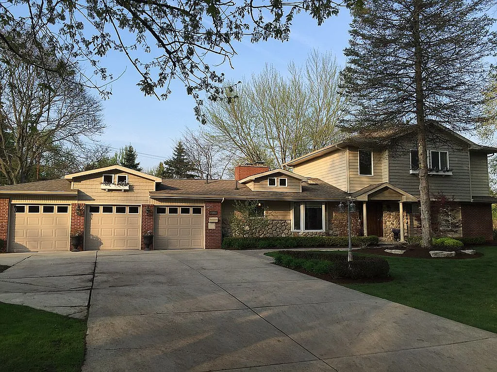 2640 Heathfield Rd photo 1