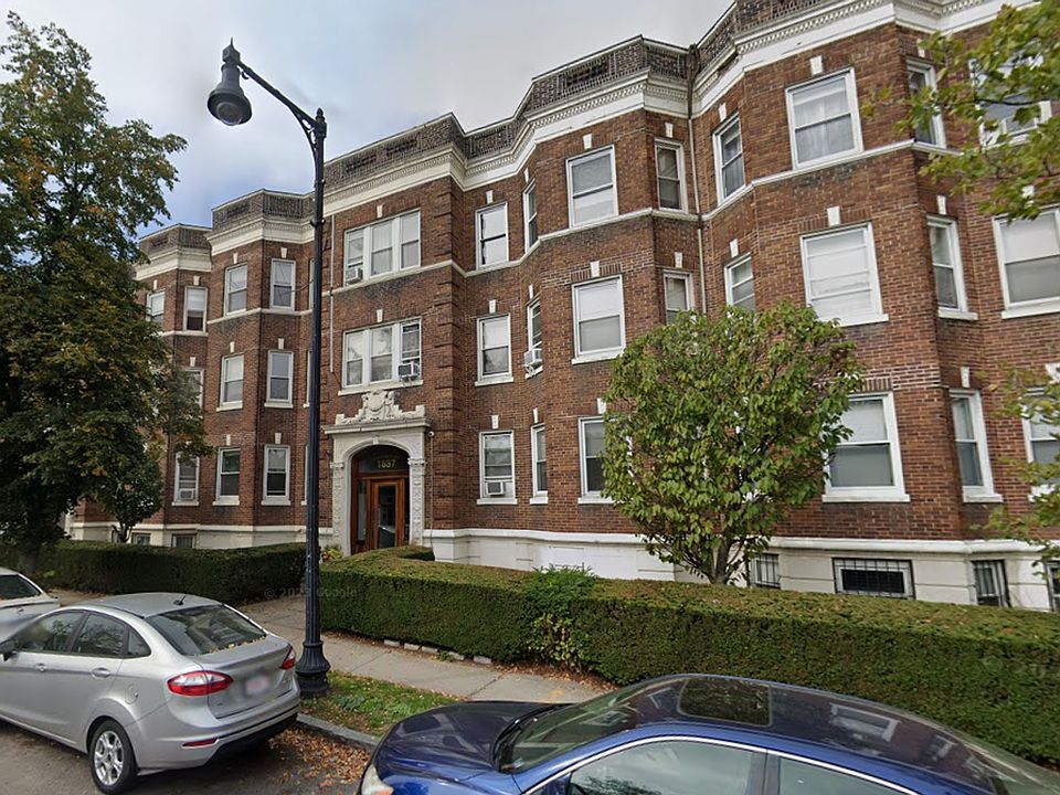 1st image of 1637 Commonwealth Ave #790