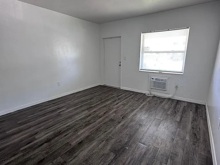 7700 N Miami Ave #5 — Photo 4