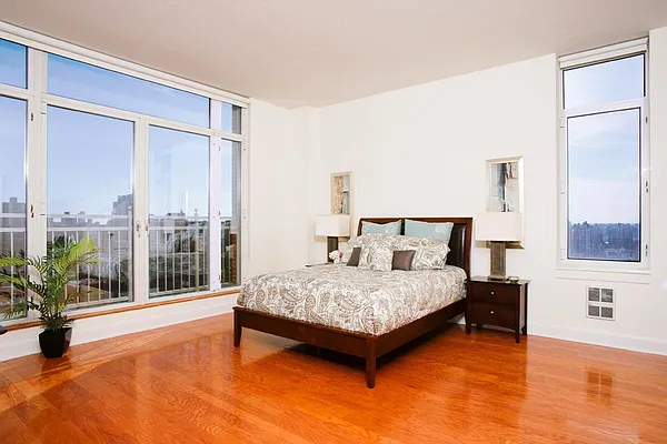 Sold by Corcoran | media 19