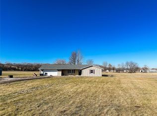 12796 Saverton West Dr, New London, MO 63459
