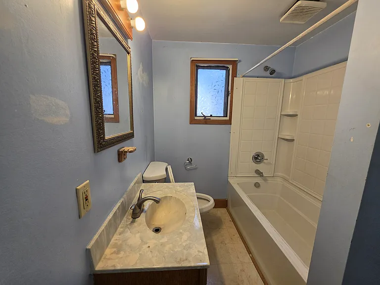 50 Hubbell Ave #1 — Photo 4
