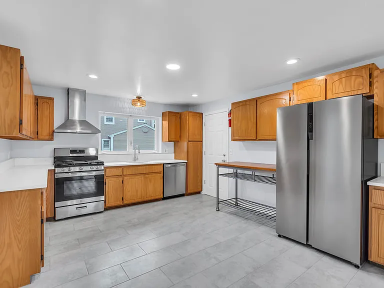63 Livingston Ave #A — Photo 8