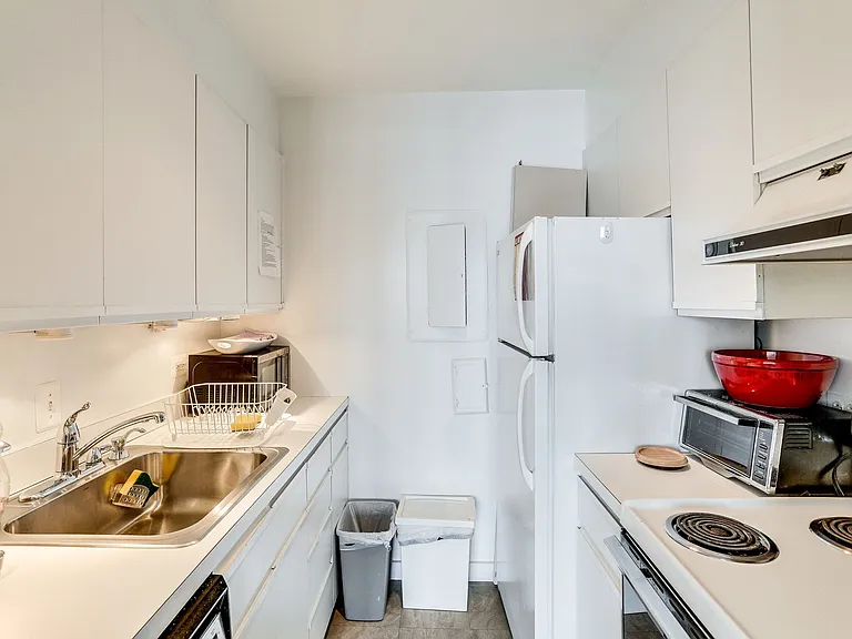 1842 California St NW #13B — Photo 8