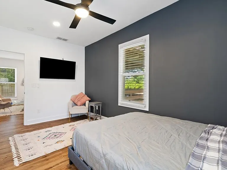 2352 Herring Rd SW — Photo 14