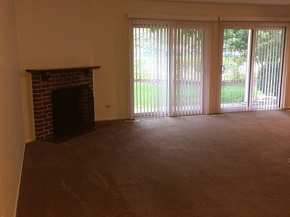 Lounge B