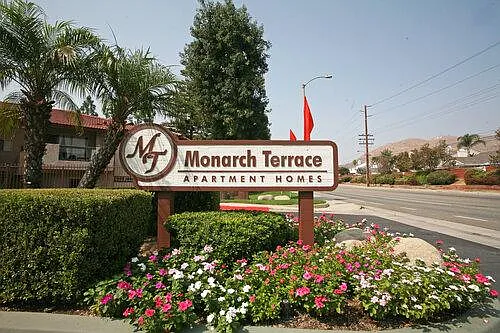 Monarch Terrace — Photo 1