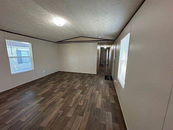 3rd image of 18733 Samuels Rd #75B