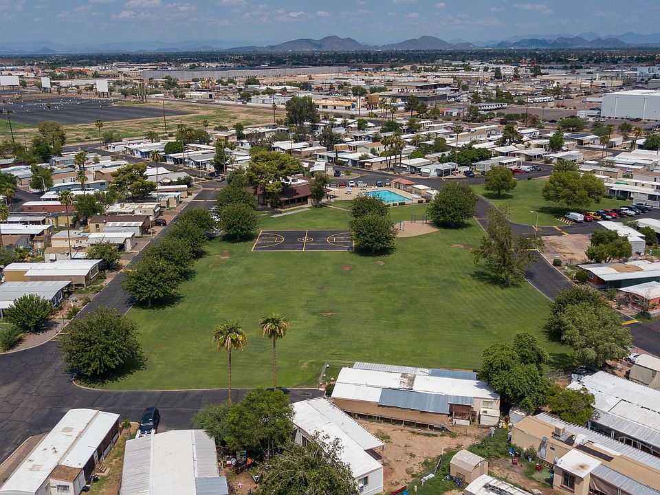Bird's eye view of Belaire Manor