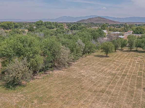 2 Gerben Ct, Los Lunas, NM 87031