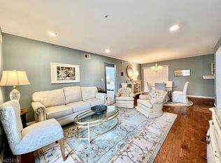 61 Brookside Ln, Mount Arlington Boro, NJ 07856