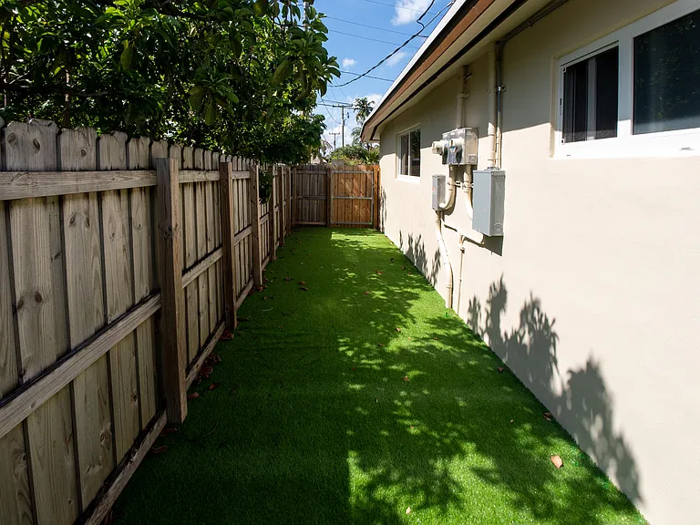 2160 SW 16th Ct — Photo 53