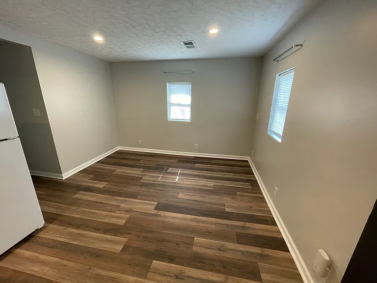 1231 Collins Hwy — Photo 4