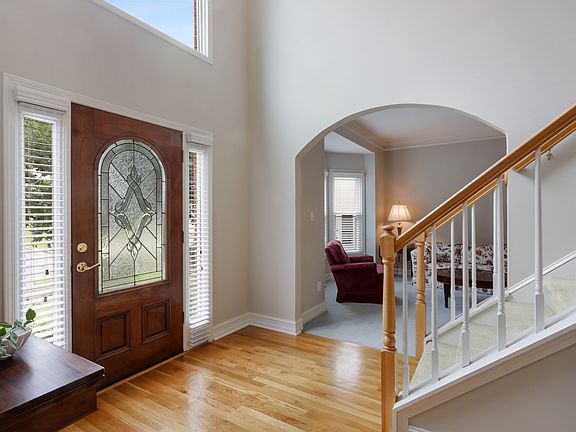 4th image of 616 Ashwood Ct