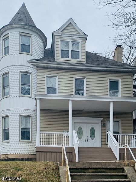 1st image of 15 Rossmore Pl