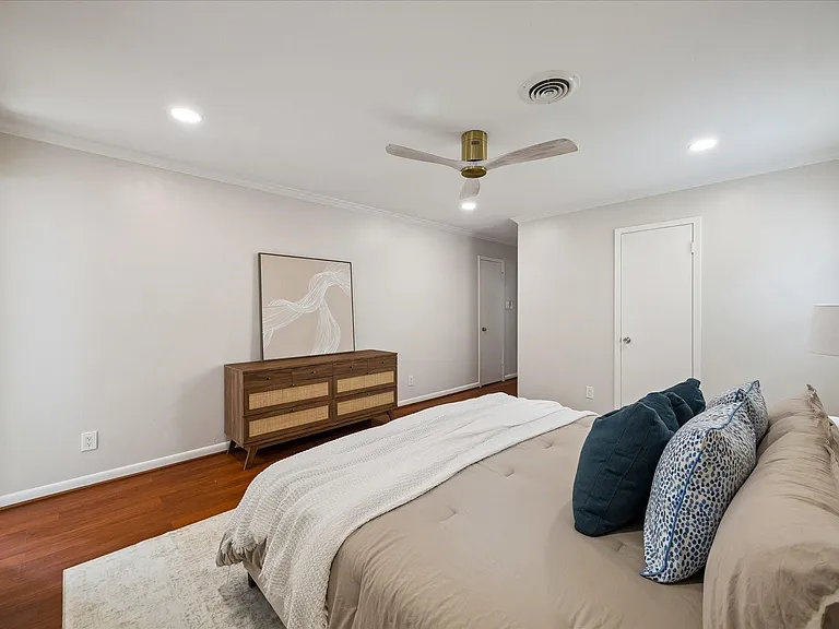 9777 Larston St — Photo 20