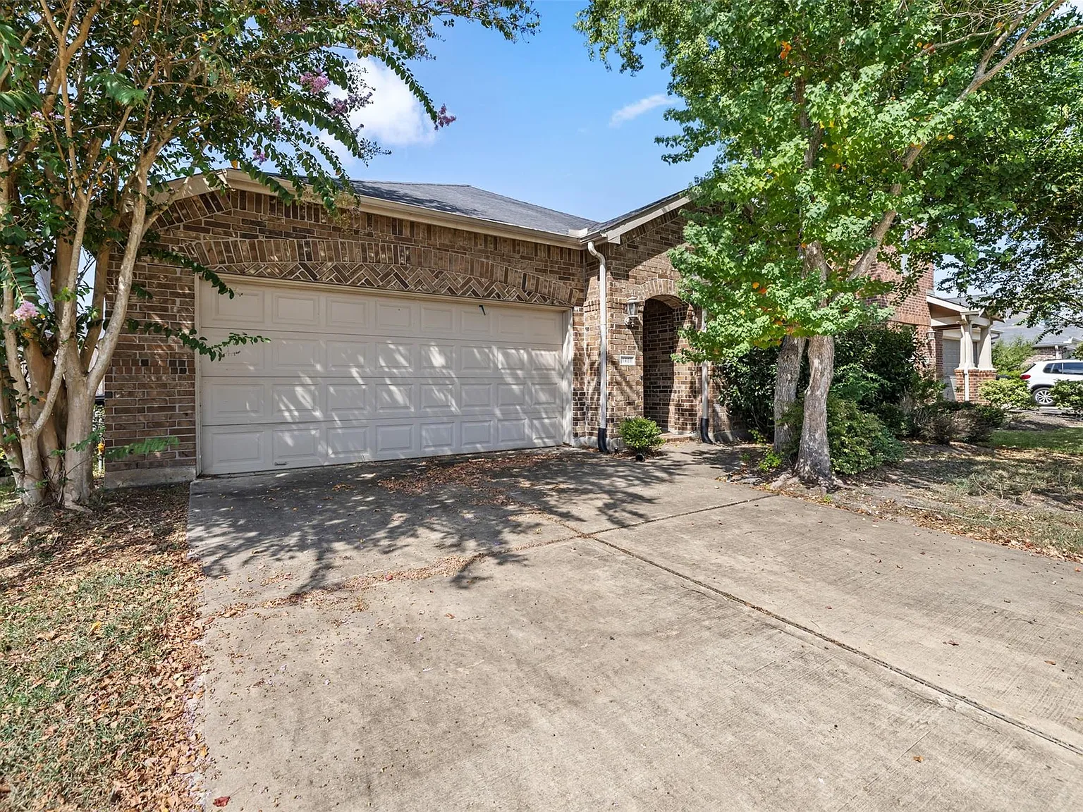 3 bed, 2.0 bath, 1846 sqft, $2,050 — Photo 1