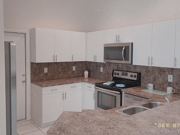 3rd image of 879 San Remo Dr #879