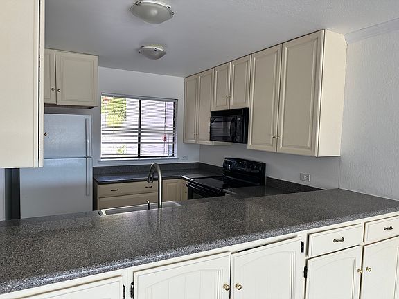 2nd image of 926 Via Casitas