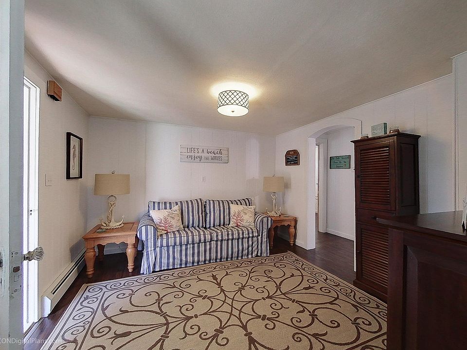 95 Renfrew Ave, Middletown, RI 02842 Zillow