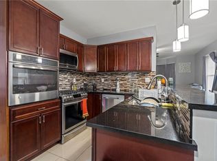 162 Mendon Ave, Pawtucket, RI 02861