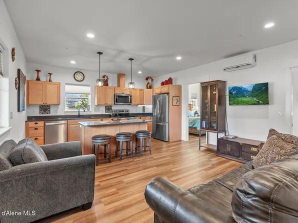 50 Carnelian Ave #101, Ponderay, ID 83852