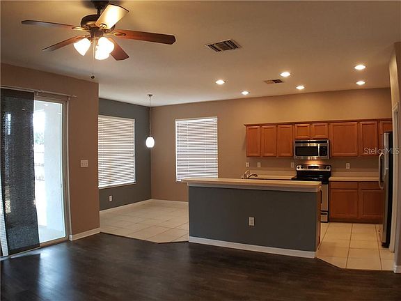 3rd image of 8208 Cypress Breeze Way