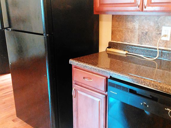 5th image of 147 36th St #3E