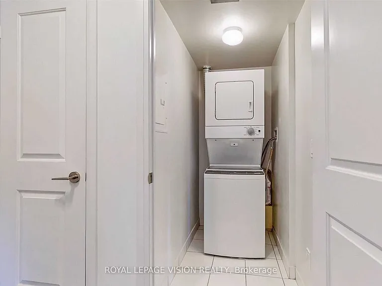 30 Meadowglen Pl #2207 — Photo 11