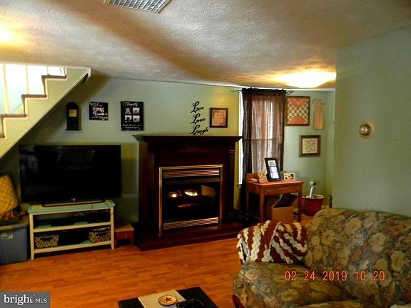 3rd image of 118 Race St