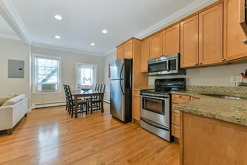 277 Silver St #2 Photo 1
