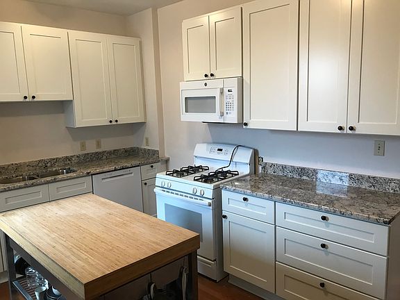 42 inch high wall cabinets and four drawers
