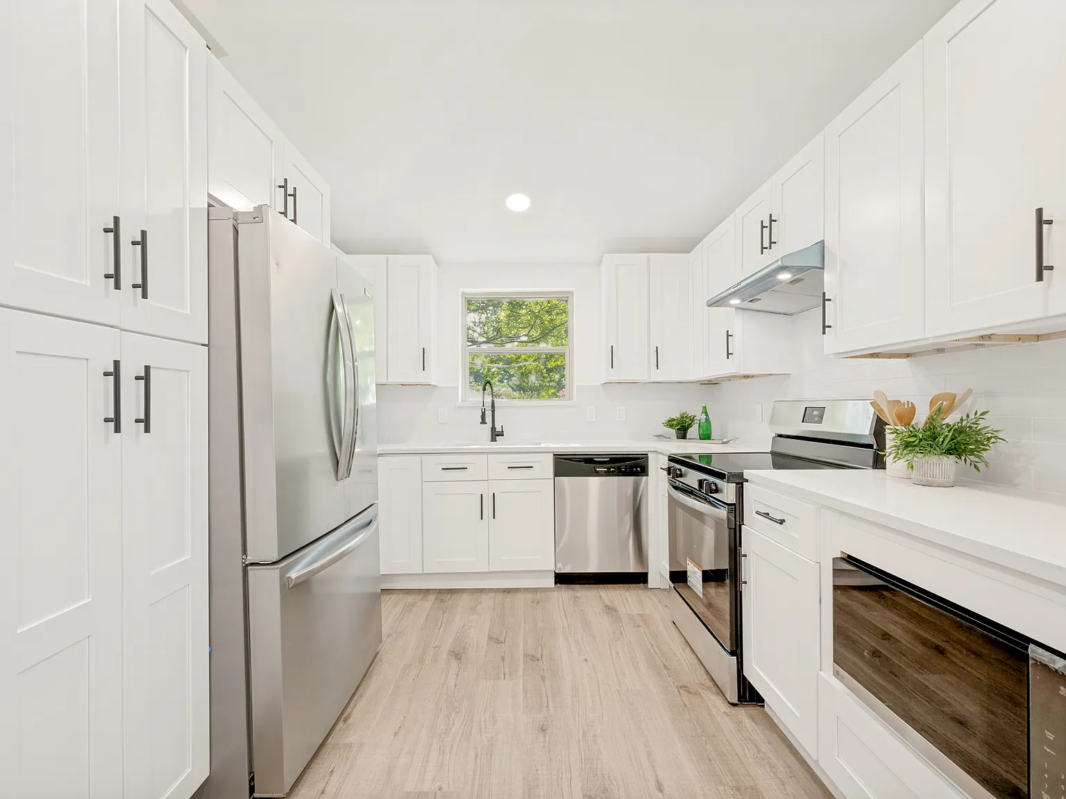 3 bed, 2052 sqft, $2,795 — Photo 4