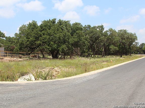 2nd image of 102 Cuero