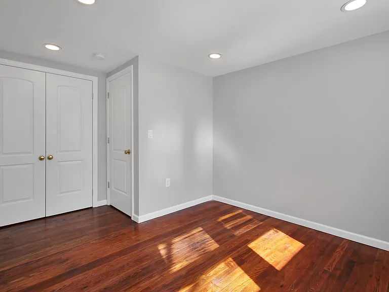 1911 Summit Ave #2 — Photo 13