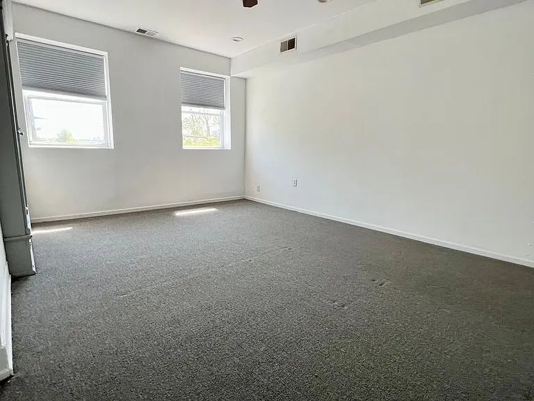 412 N 32nd St — Photo 18