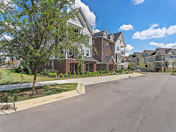 5th image of 2000 Shadow Green Dr #103