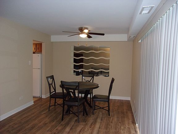4th image of 22633 Pleasant Dr APT 2